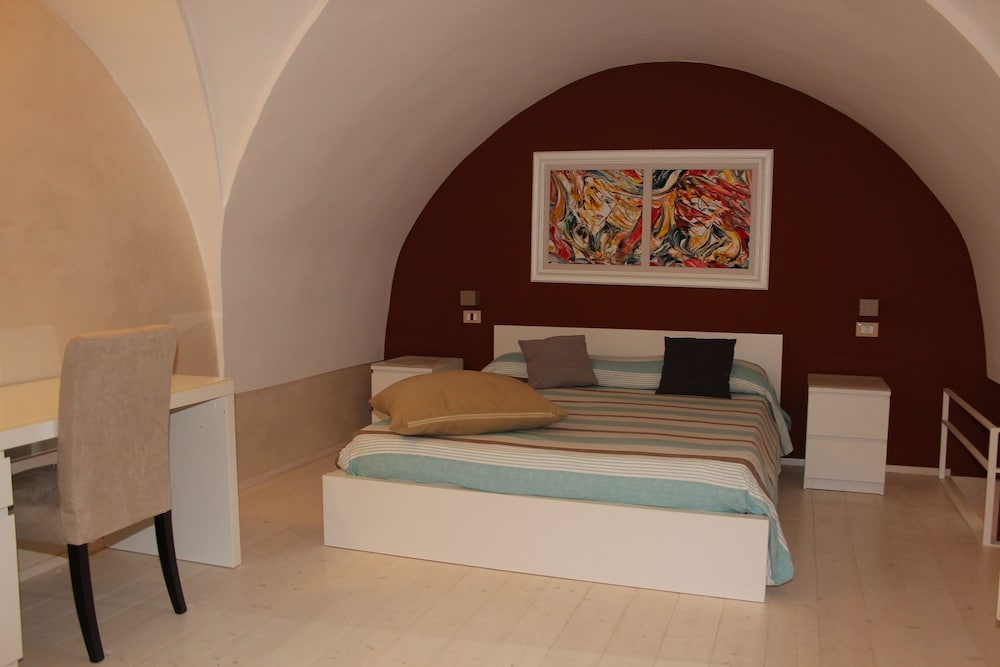 Deluxe Triple Room (White) - Sea View