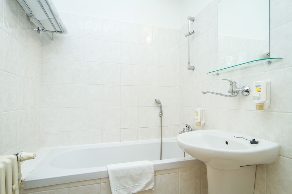 Superior Double or Twin Room - Photo 5