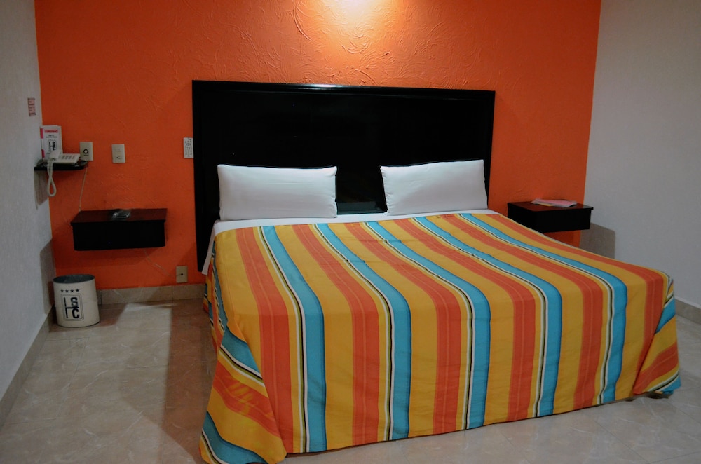 Junior Single Room, 1 King Bed, Private Bathroom photo 2