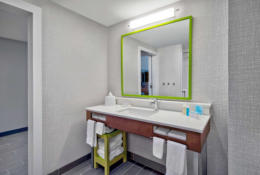 Room, 2 Queen Beds, Accessible, Bathtub (Mobility & Hearing) - Photo 3