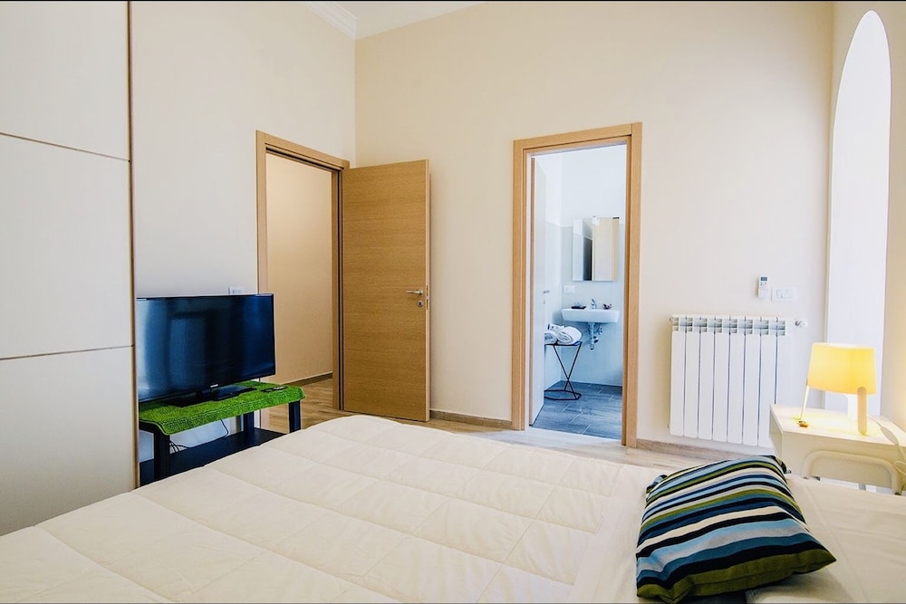 Superior Double Room, Multiple Beds, Smoking, City View
