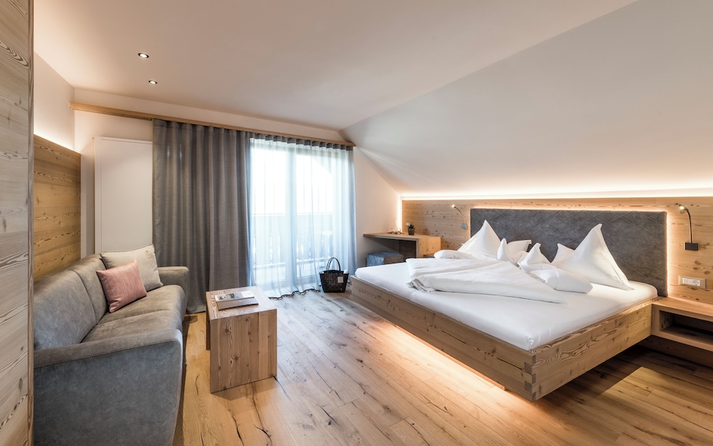 Junior Double Room, Balcony photo 1