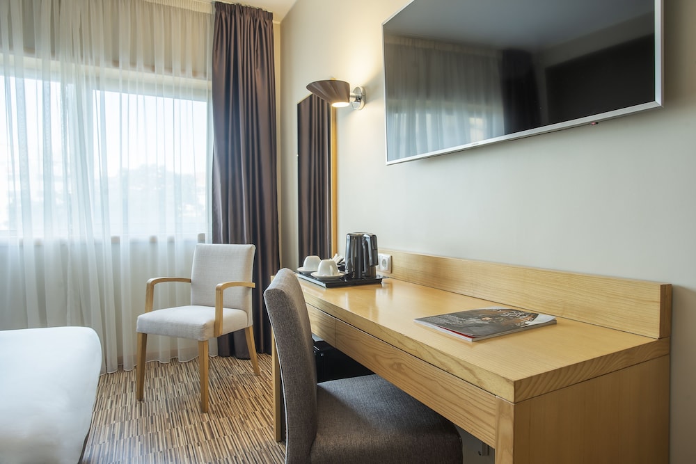 Comfort Twin Room - Photo 2