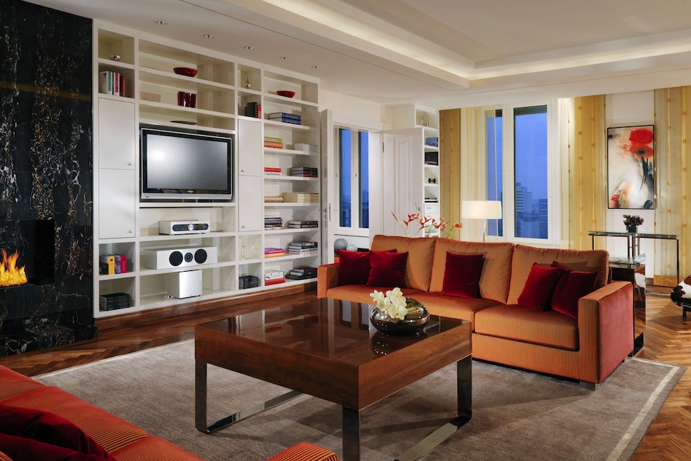 Penthouse, Multiple Beds (Ritz-Carlton,Club Lounge Access) thumbnail 5