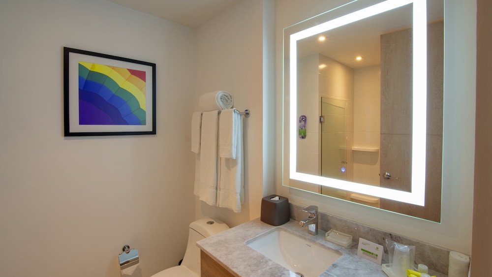 Suite, 1 King Bed, City View - Photo 5