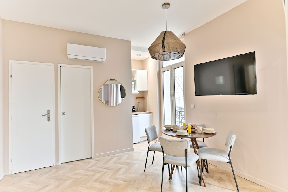 Luxury Apartment photo 2
