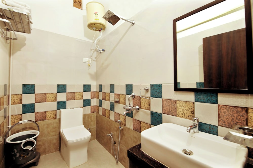 Deluxe Room - Photo 5