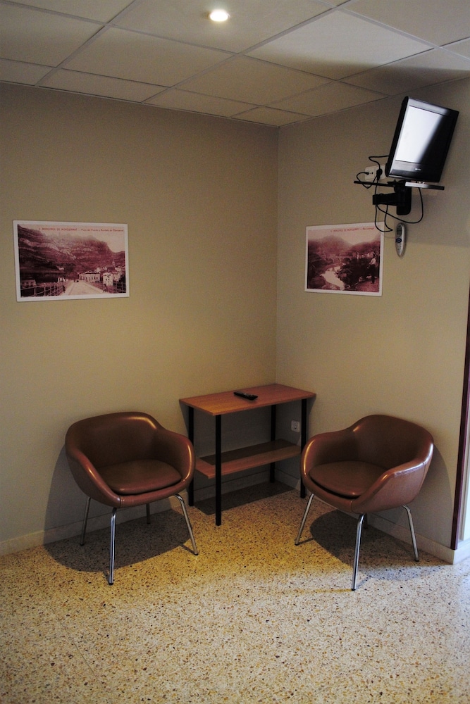 Family Room photo 2