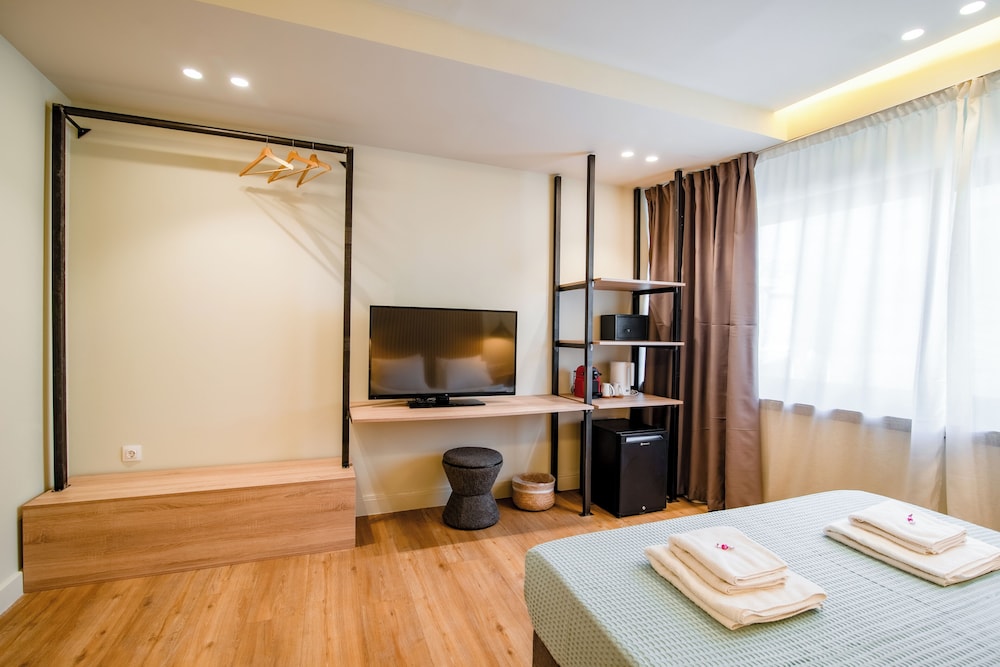 Superior Triple Room photo 2