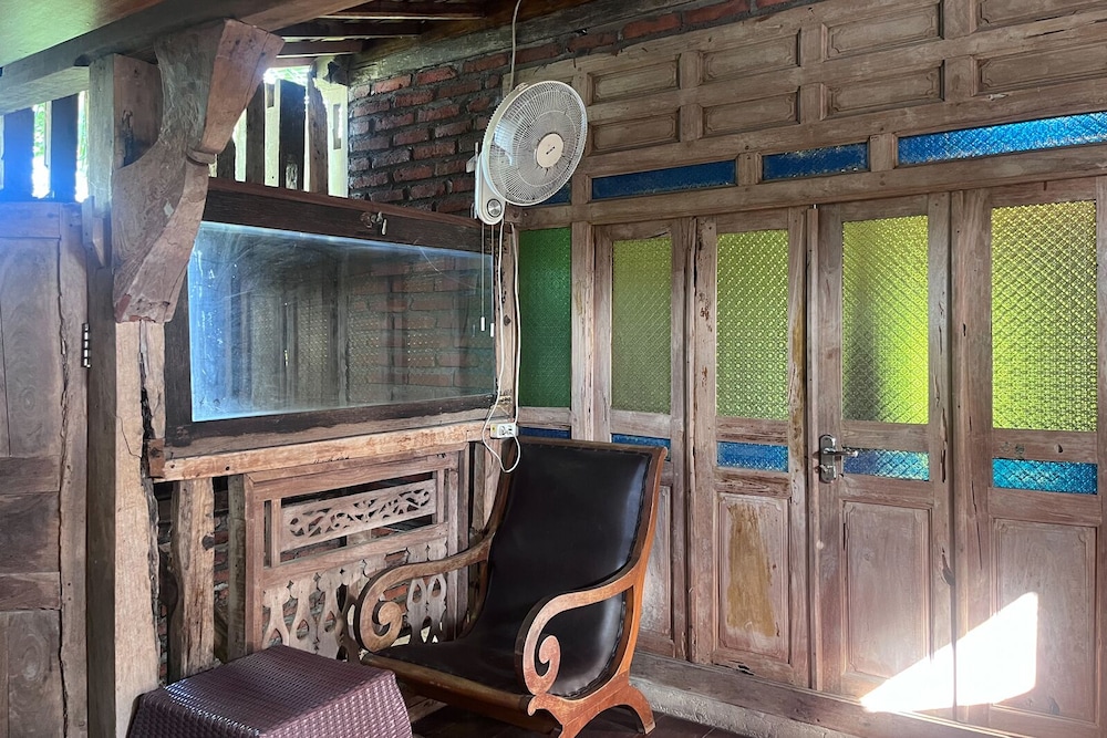 Executive Room - Photo 8