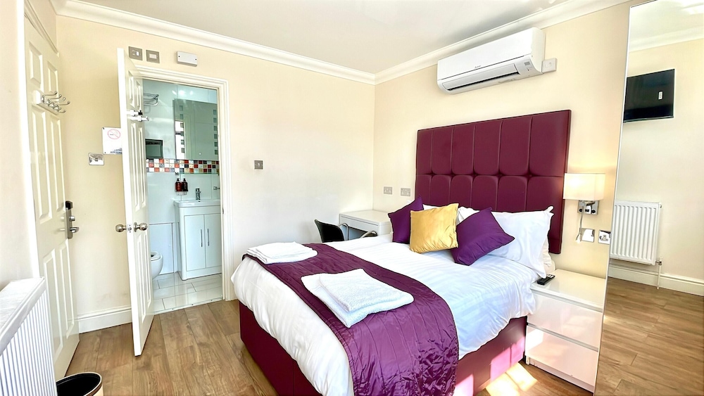 Deluxe Double Room, Private Bathroom photo 3