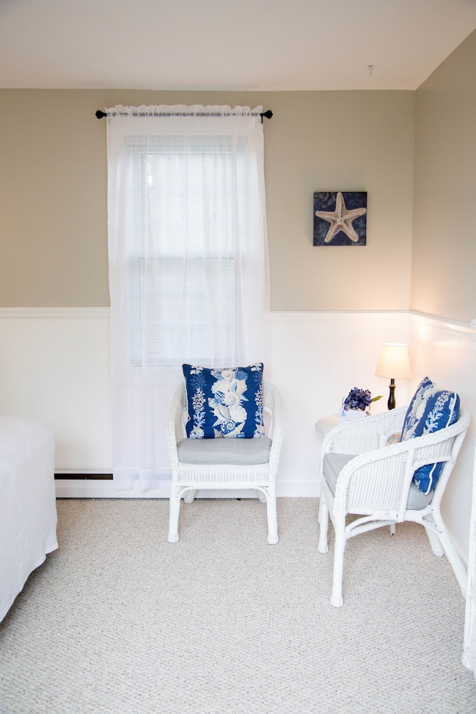 Diligence Room photo 2