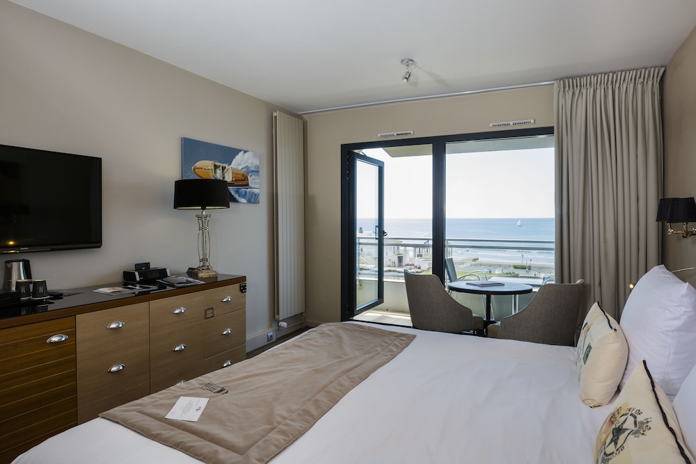 Classic Room, Balcony, Sea View (1 Queen Bed or 2 Single Beds)