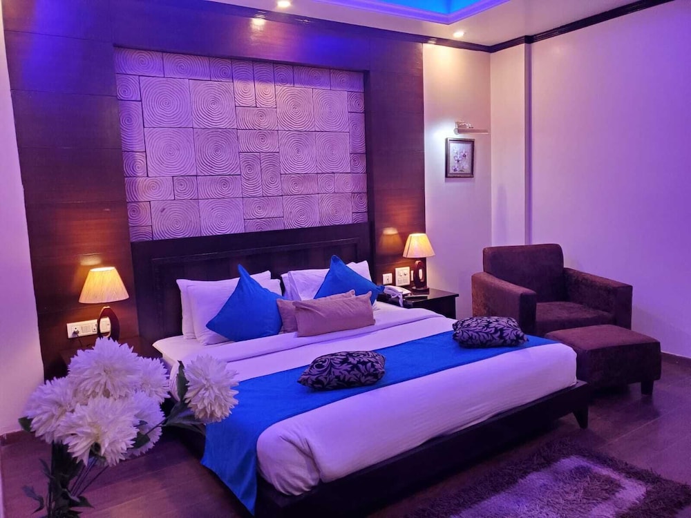 Executive Room - Photo 1