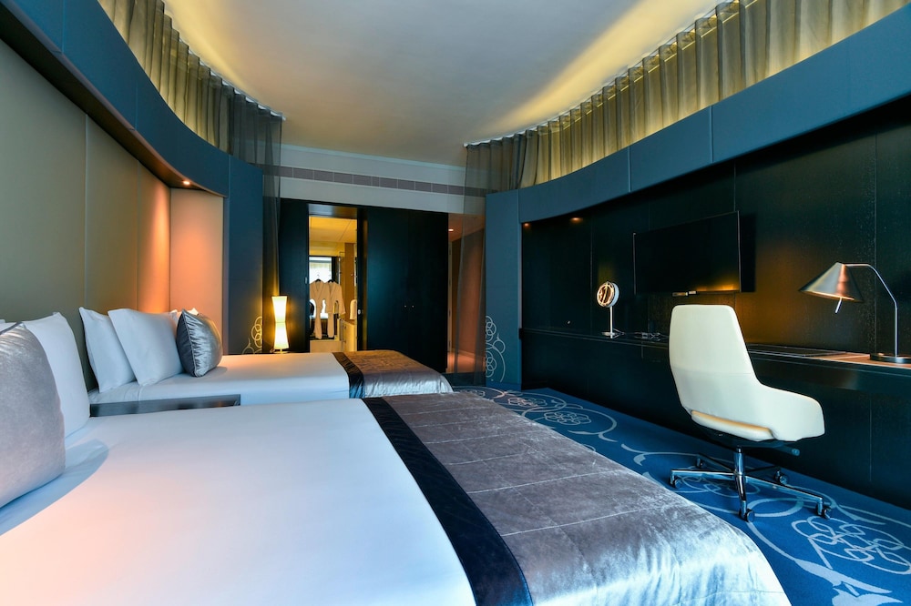 Deluxe Room, 2 Double Beds, City View - Photo 3