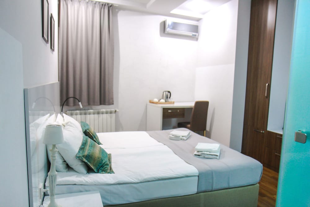 Standard Room, No Windows photo 2