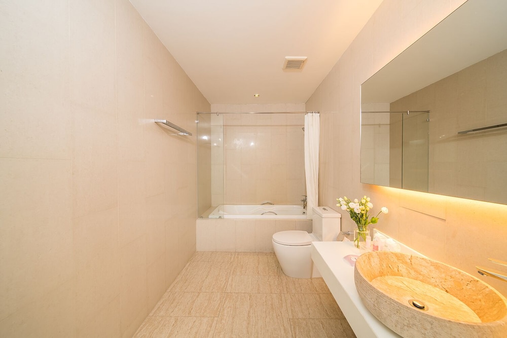 Deluxe Triple Room, City View (3 person) photo 2