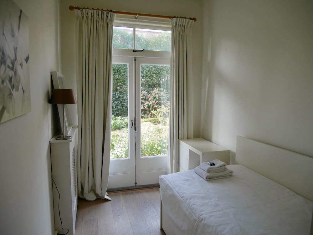 Apartment, 3 Bedrooms (Roelofsstraat 112) photo 3