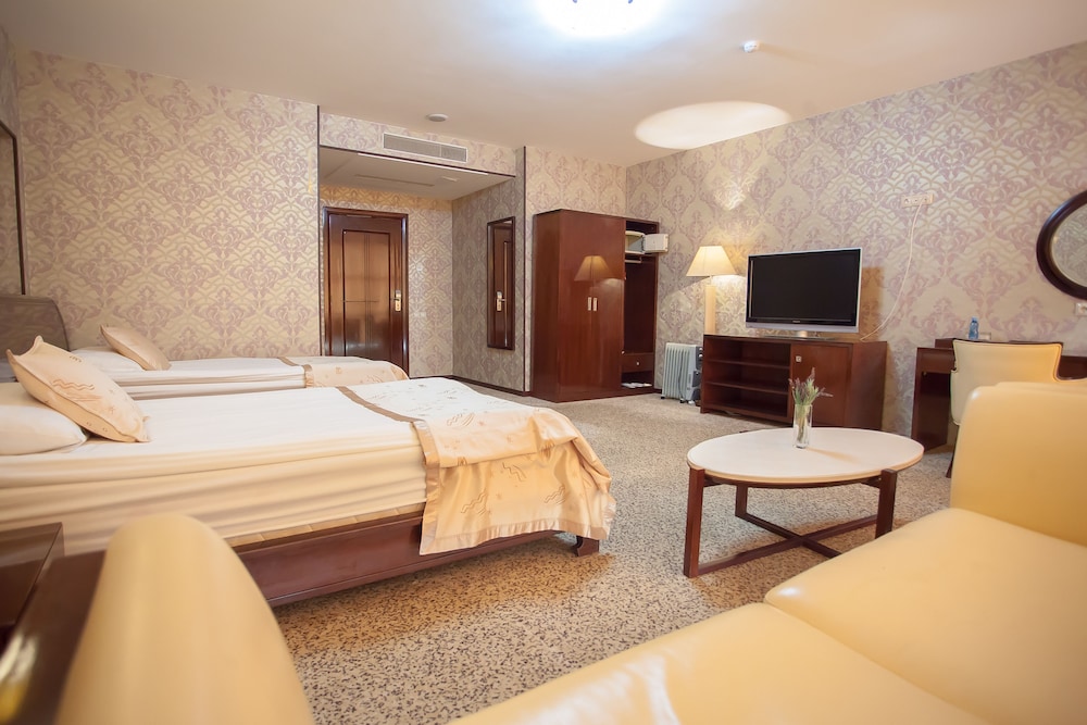 Business Twin Room photo 3