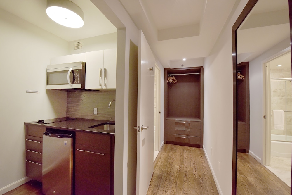 Queen Superior with Balcony and Kitchen