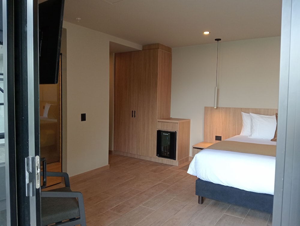 Luxury Single Room