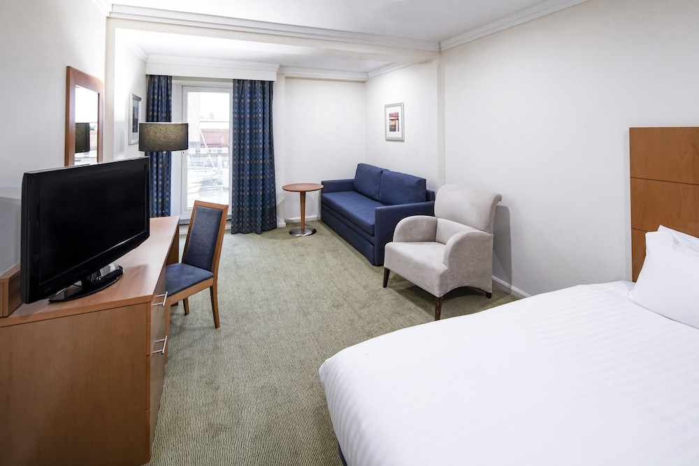 Standard Room, 1 Queen Bed - Photo 2