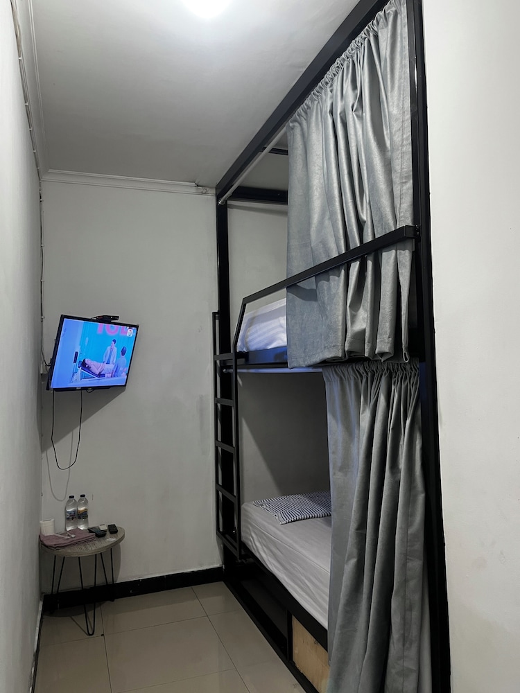 Family Single Room, Multiple Beds