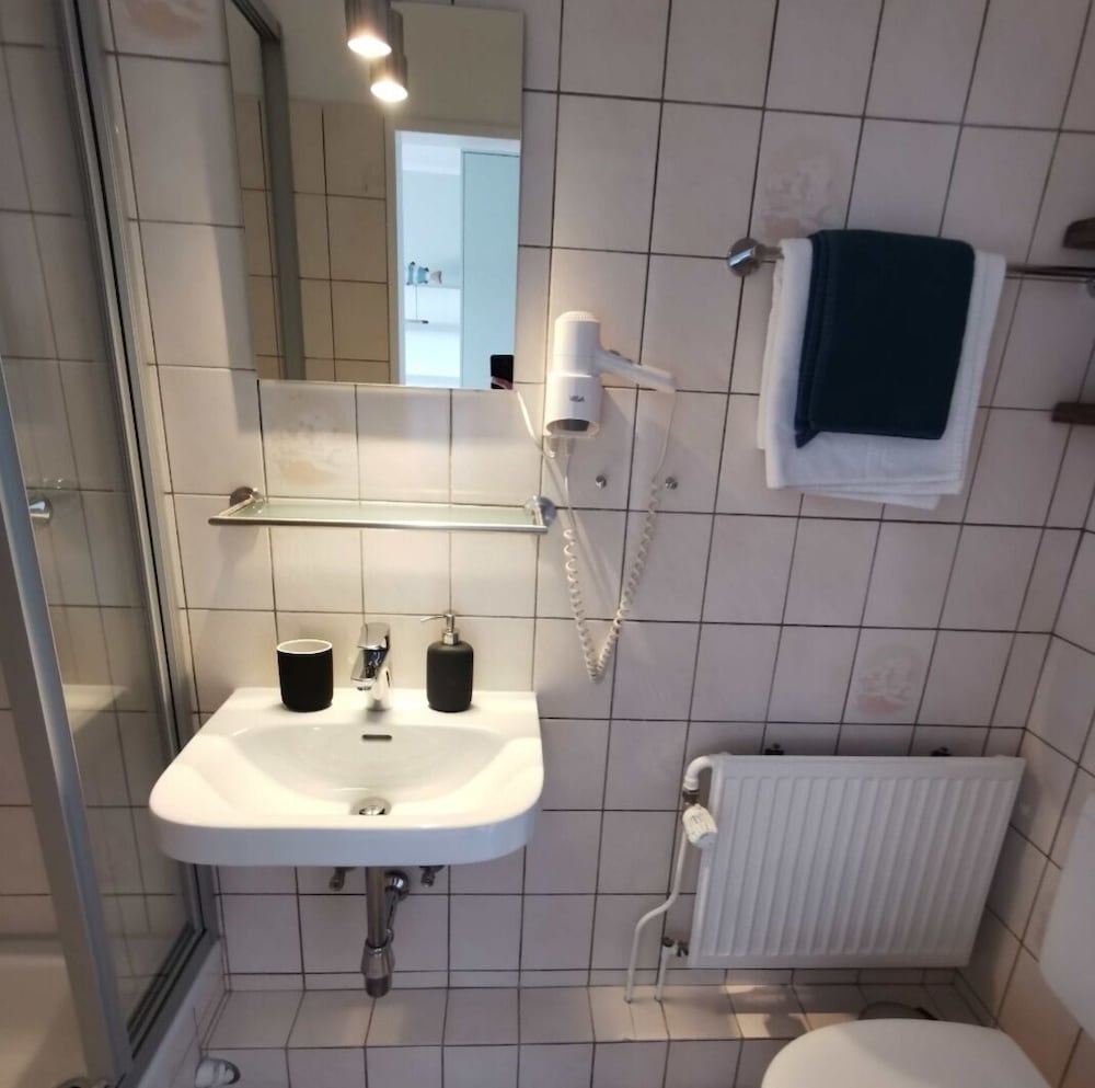 Single Room photo 3