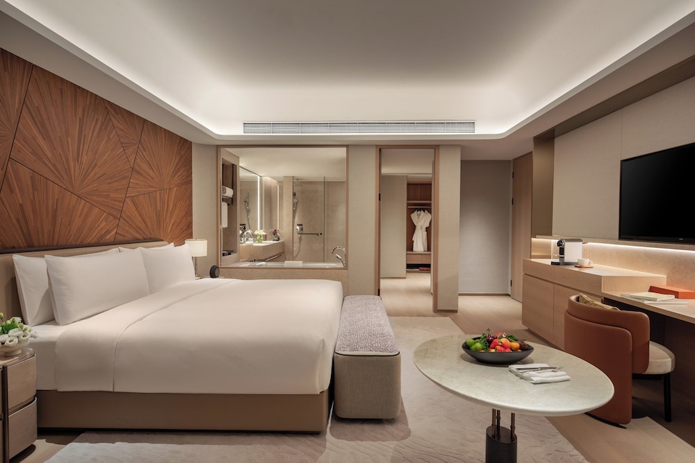 Classic Room, 1 King Bed (High Floor)