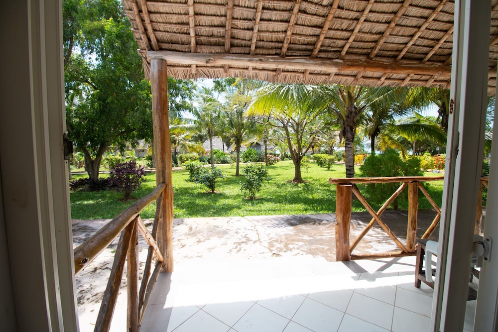 Deluxe Room, 1 King Bed, Sea View