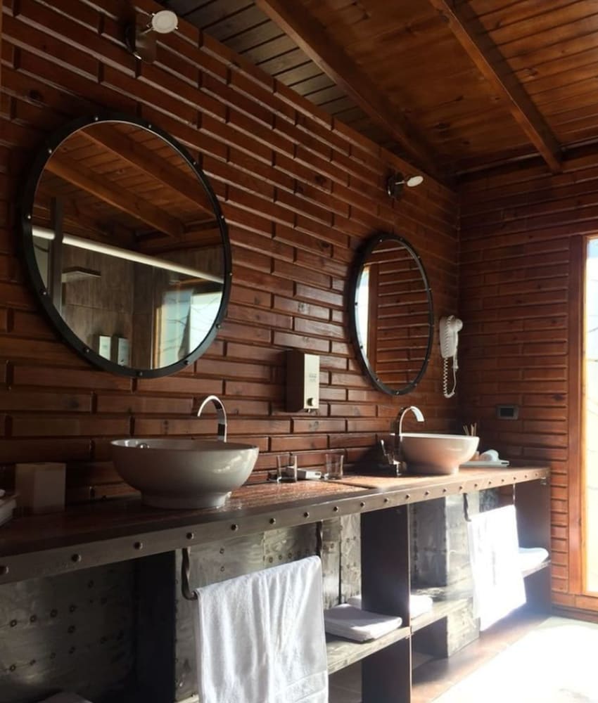 Exclusive Cabin, 1 King Bed, Non Smoking, Private Bathroom (POSITANO) photo 2