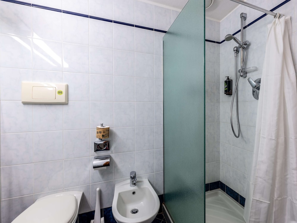 Economy Double Room - Photo 6