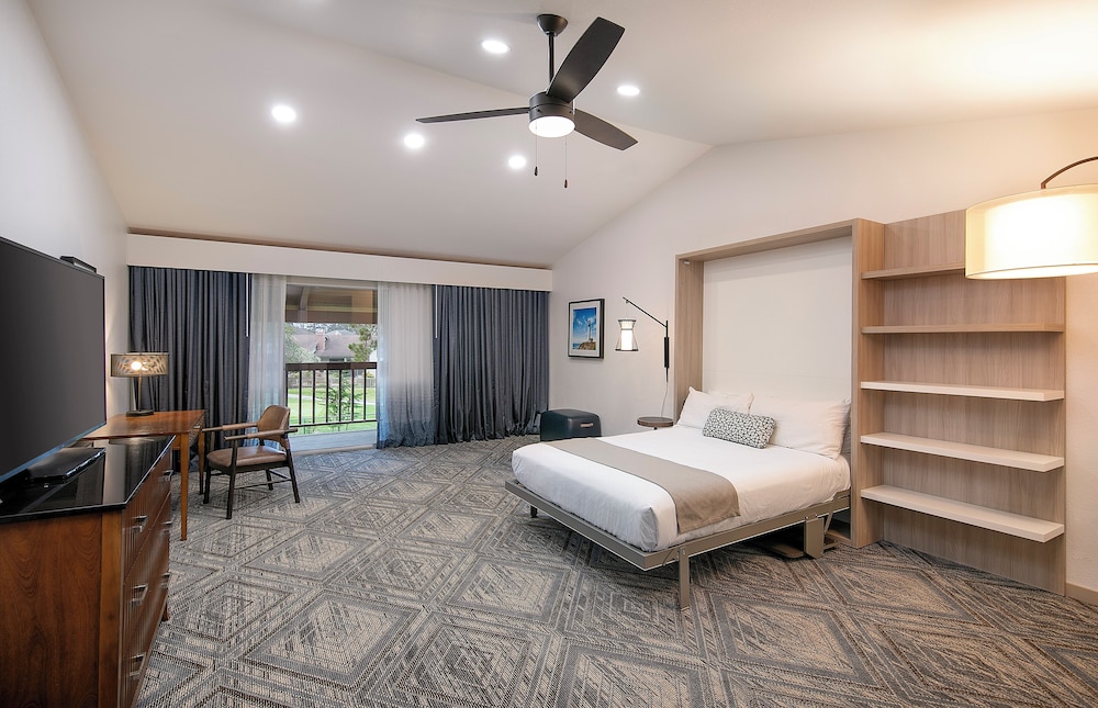 Standard Studio, Balcony or Terrace, Golf View photo 1