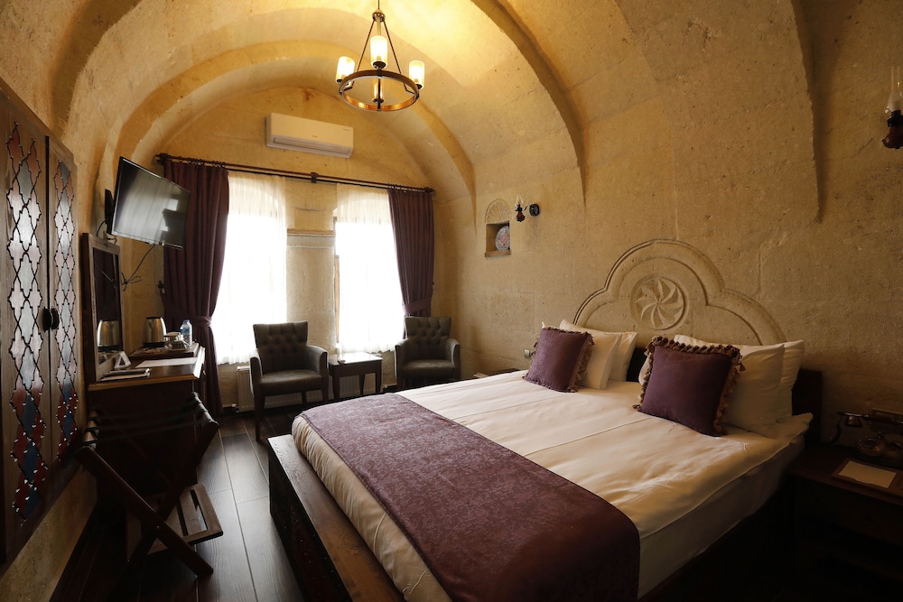 Deluxe Room - Photo 1