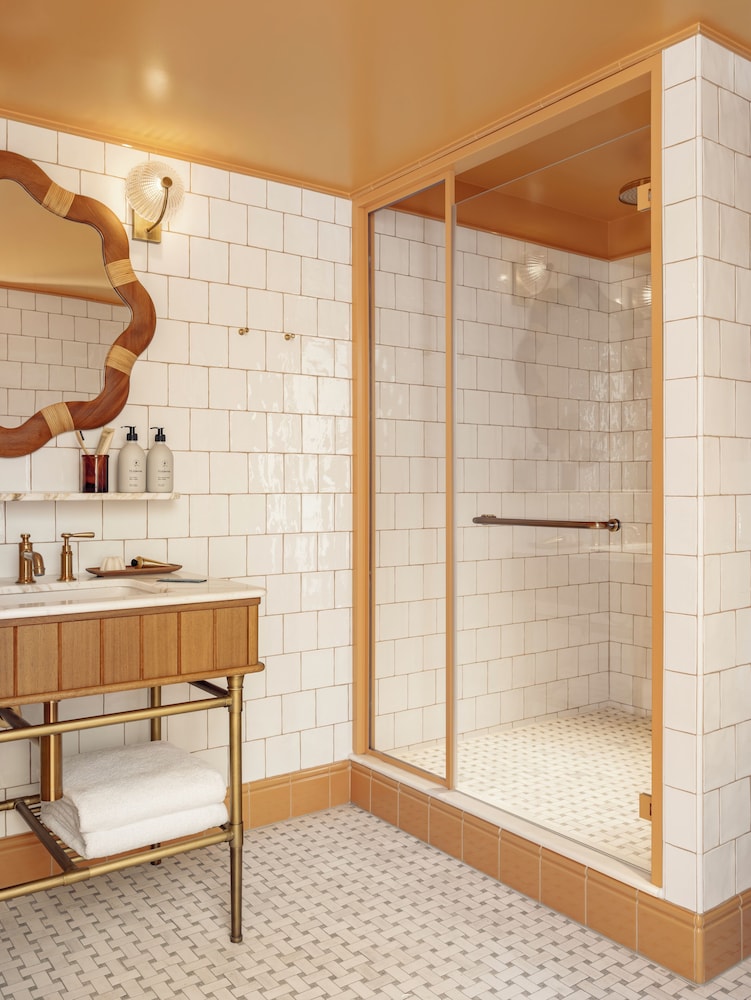 Deluxe Double or Twin Room photo 3