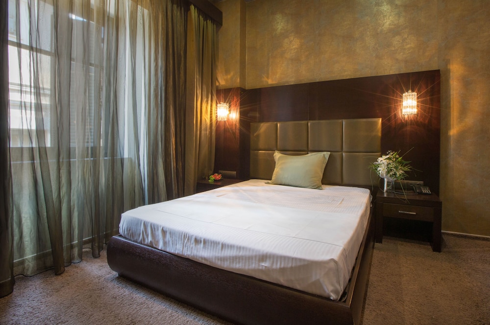 Deluxe Double Room, City View