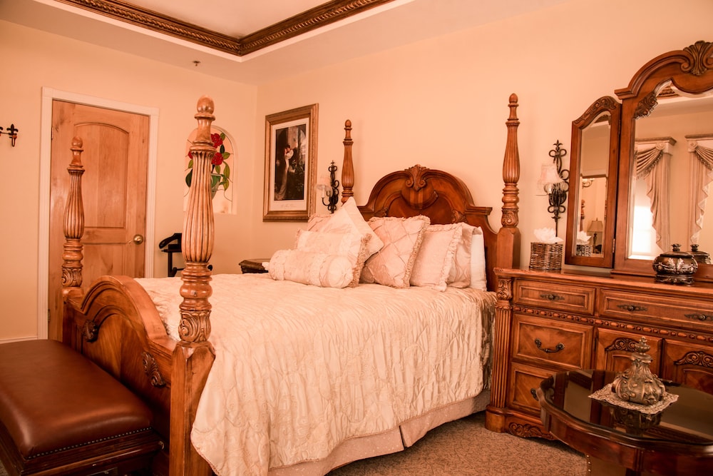 Honeymoon Suite photo 1