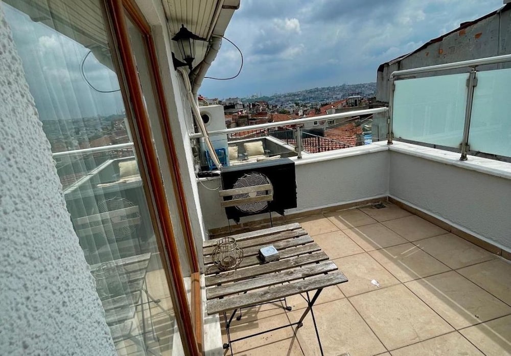 TERRACE SUIT photo 2