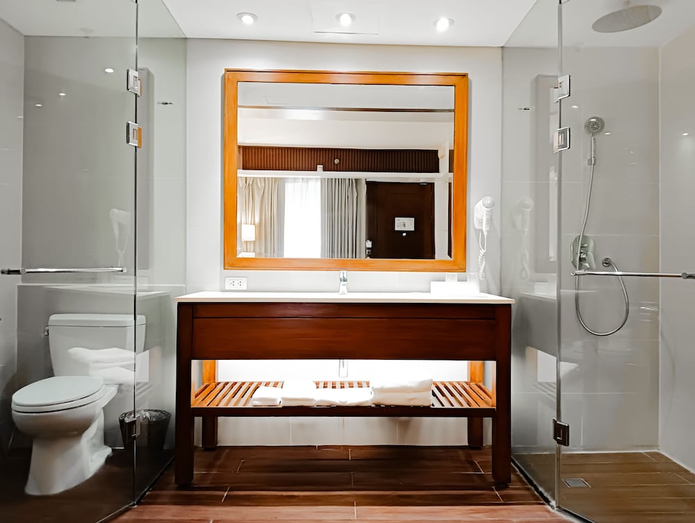 Premier Quadruple Room - Photo 10