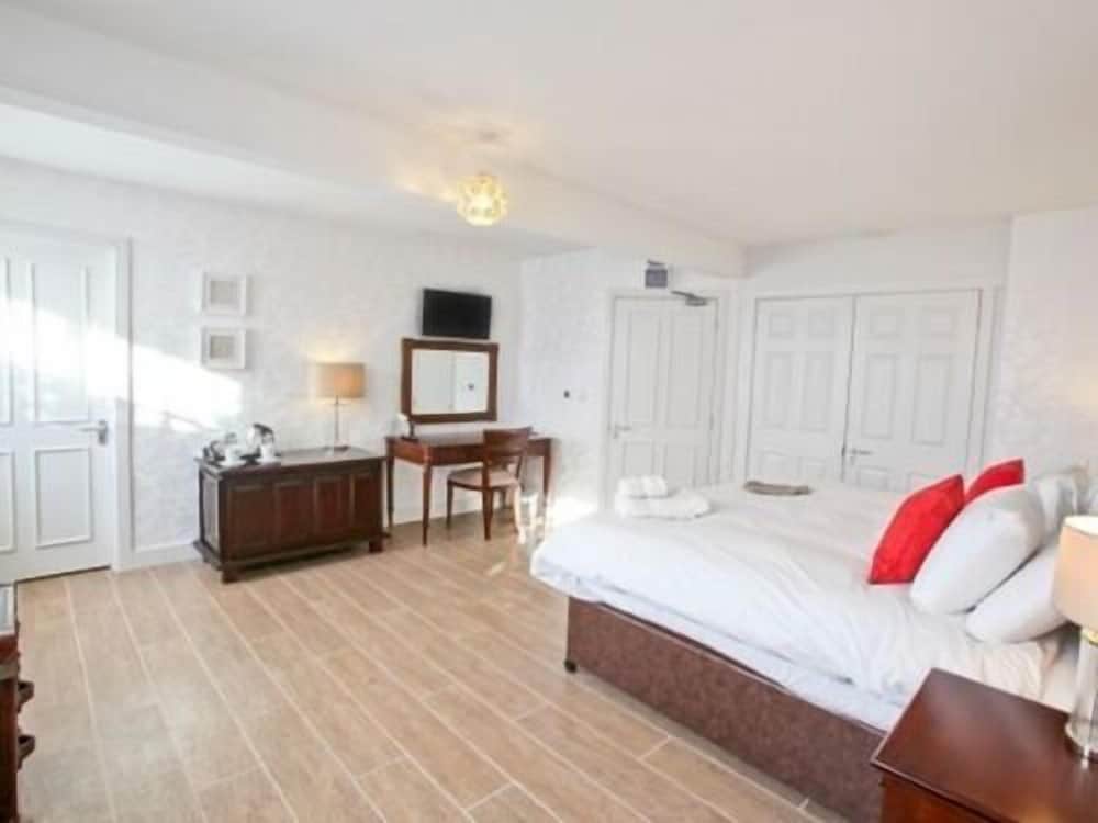 Superior Double Room, Ensuite (King or Twin) photo 1