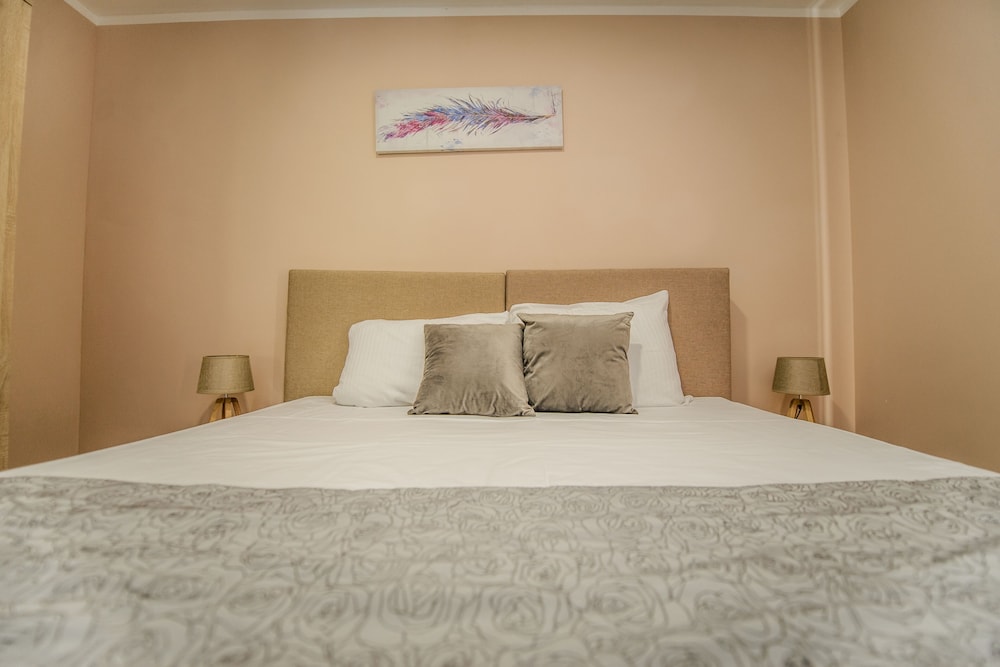 Family Apartment, 3 Bedrooms, Pool View photo 2
