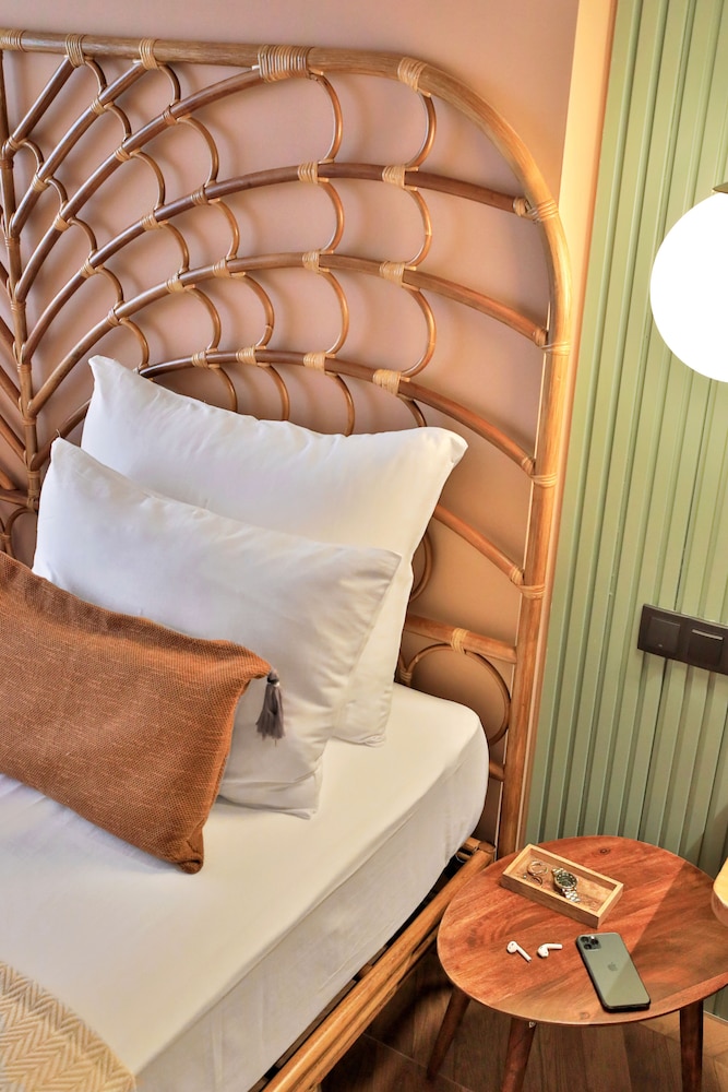 Deluxe Room, Balcony - Photo 15