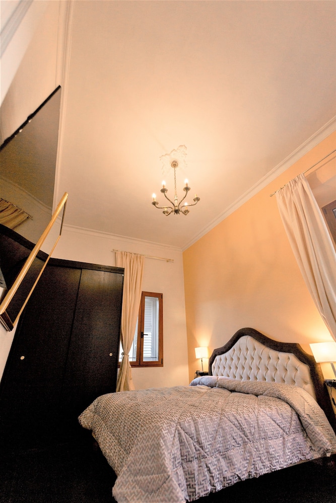 Traditional Room photo 2