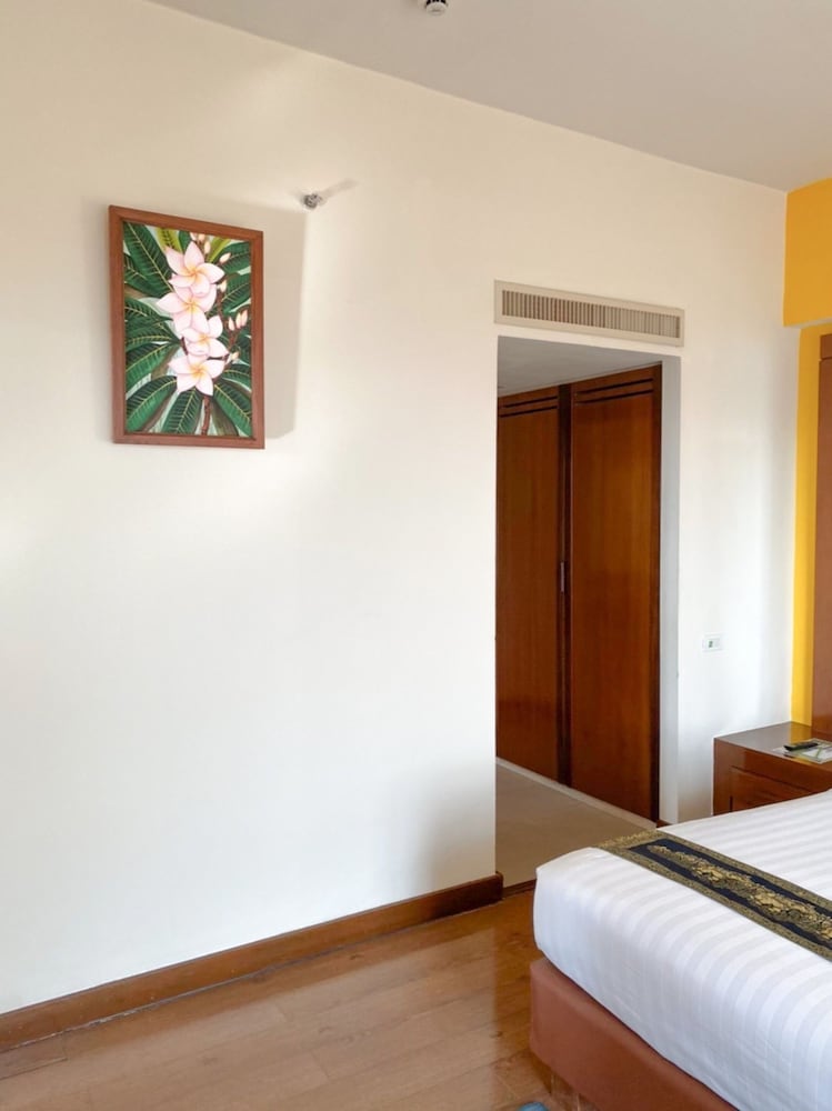 Suite Room - Photo 4