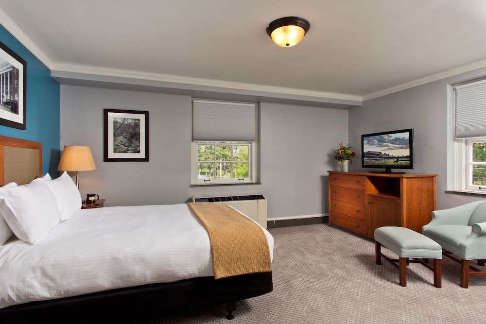 Suite, 1 Queen Bed (Parlor)