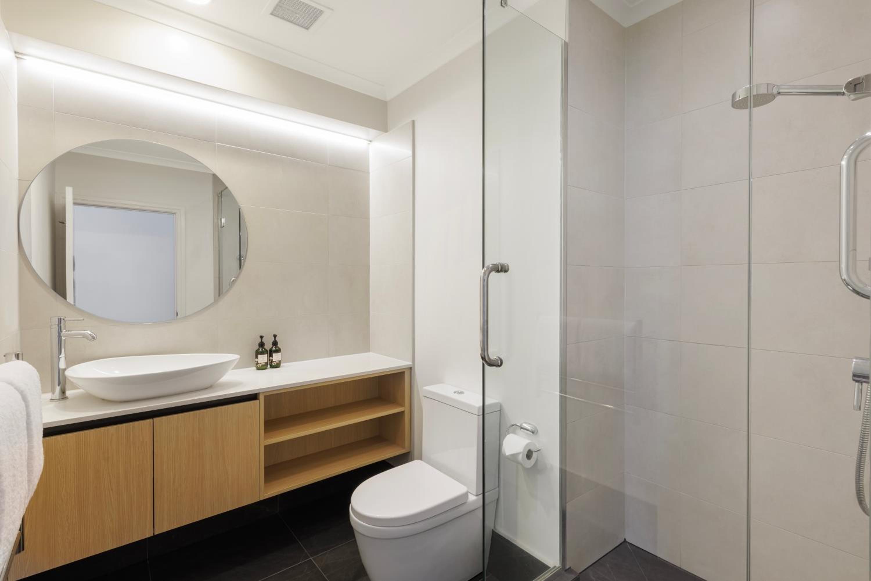 Premier Two Bedroom Apartment - Photo 4