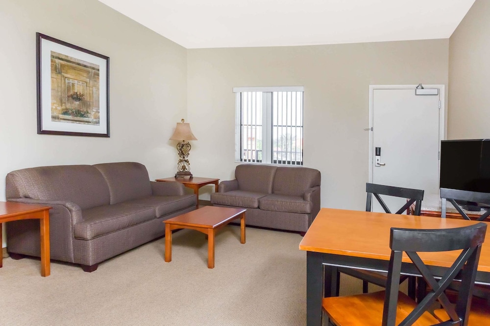 Suite, Non Smoking - Photo 2