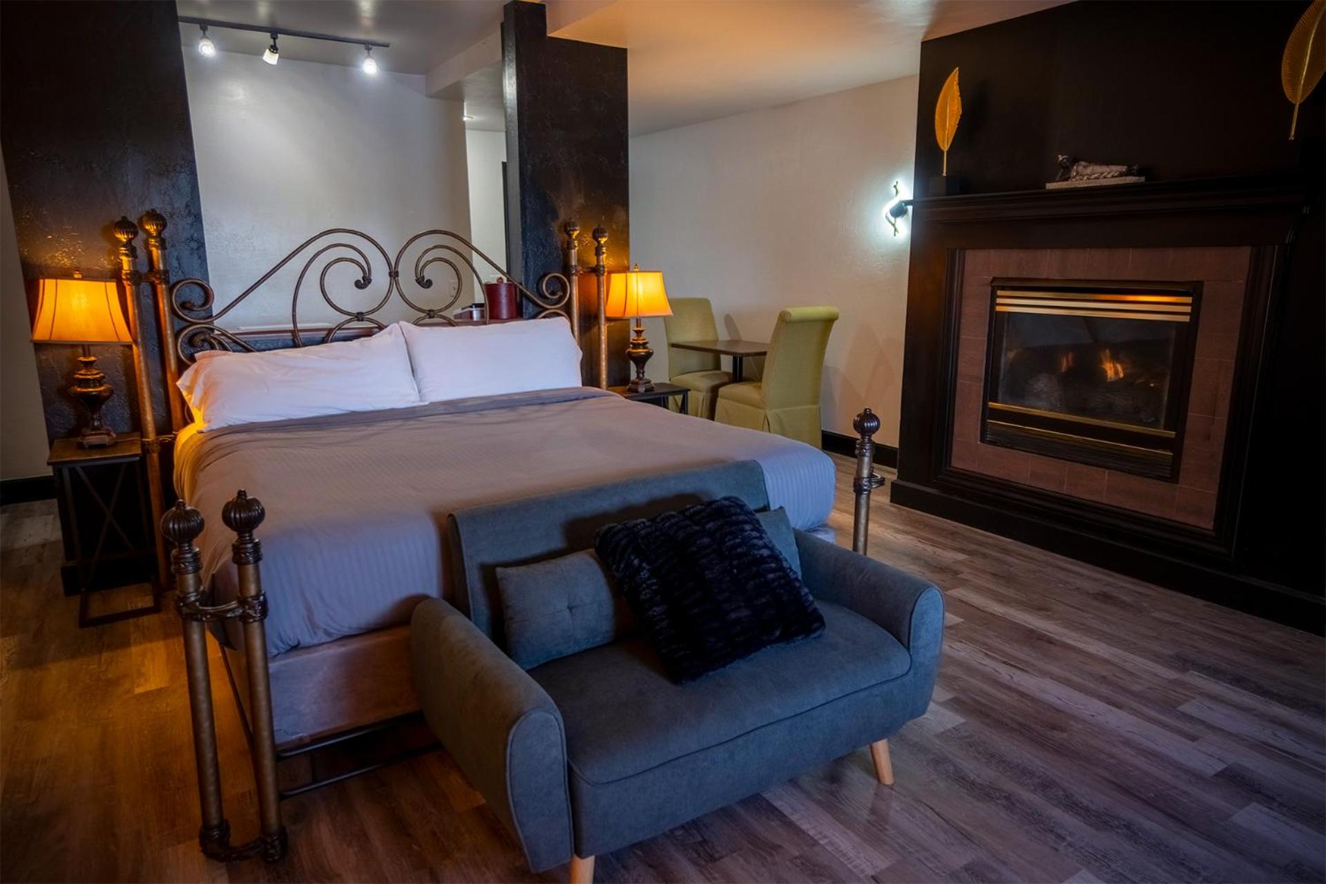 Superior King Suite photo 1