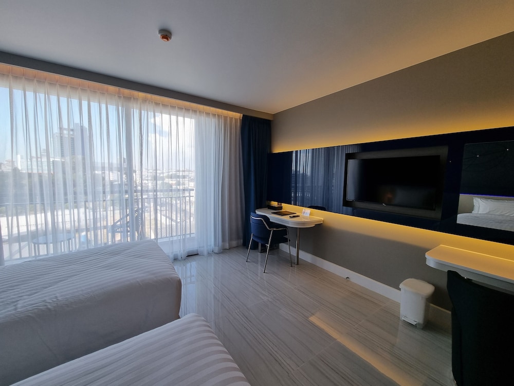 Superior Room (DEE Tower) - Photo 11