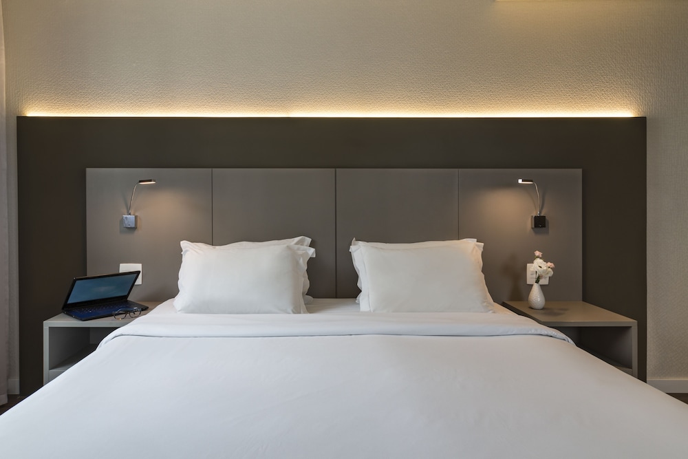 Luxury Room, 1 Queen Bed - Photo 1